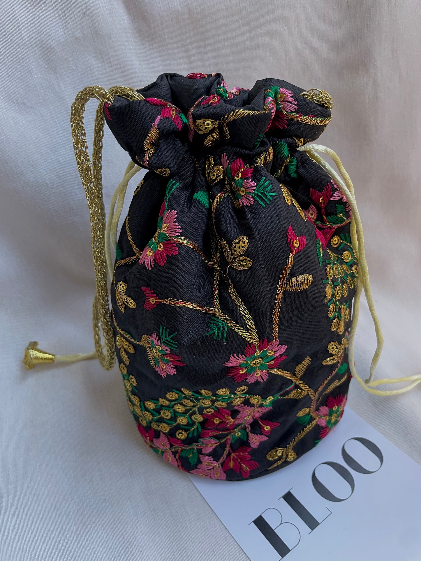 BOLSO JOYA NEGRO FLORAL
