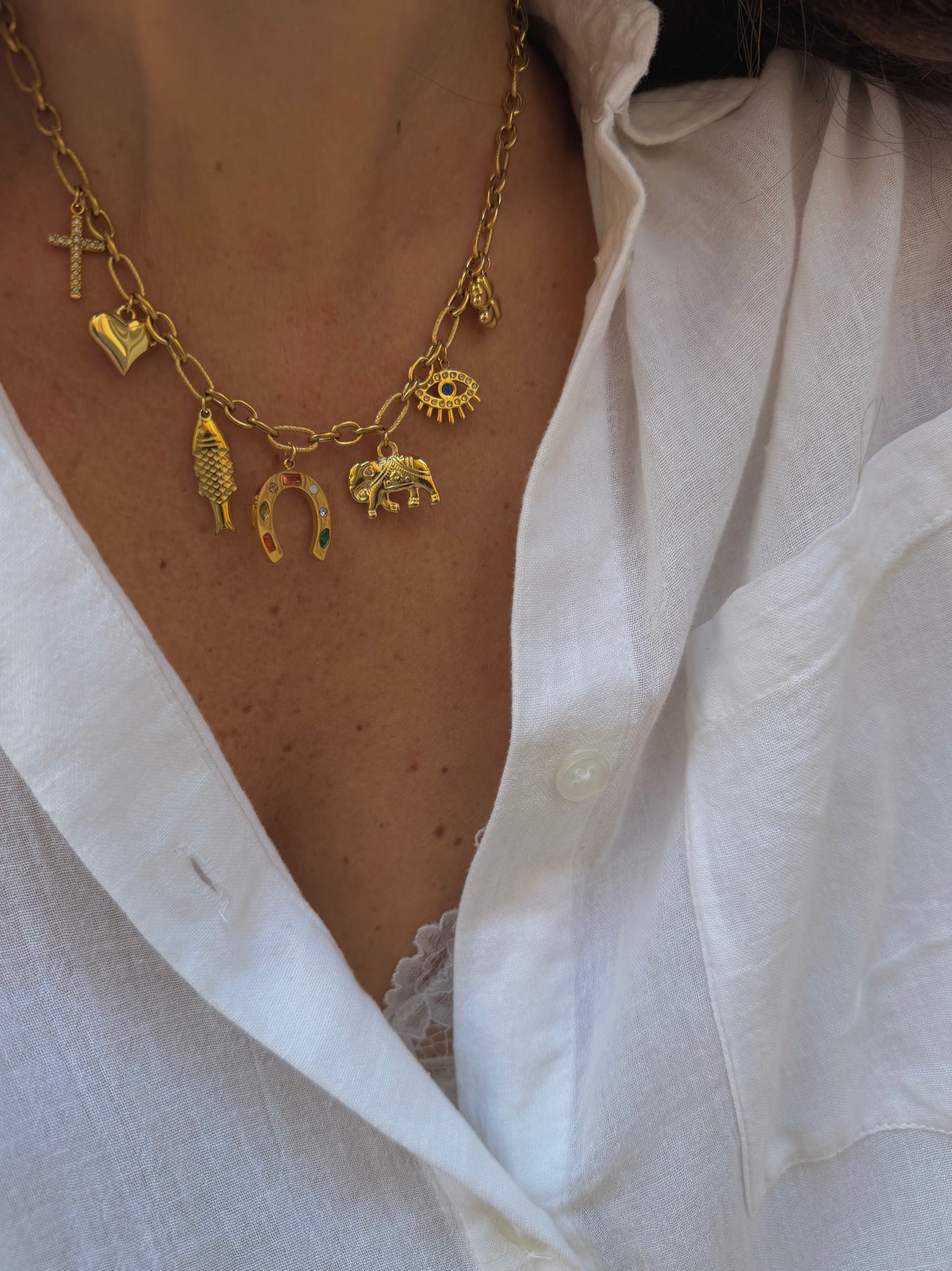 COLLAR CAROL